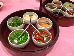 二层十味调料格-行家海鲜火锅酒家(静安寺店)