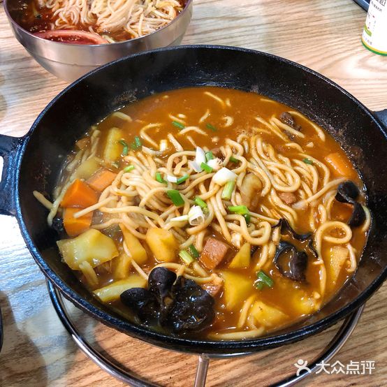 冰城私厨铁锅焖面