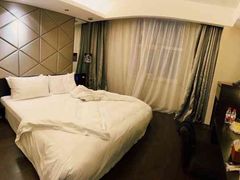 -桔子酒店(上海西藏北路地铁站店)