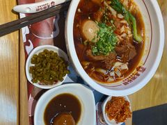 -呷佬·长沙手工米粉(金沙江路店)