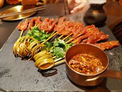-何师烧烤Pro ·江湖川菜·小龙虾·精酿啤酒(太古里旗舰店)