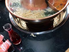 -果松木炭酸菜铜火锅·外婆参鸡汤