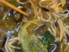 -丽丽三鲜螺蛳粉(田林路店)