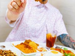 -缅华南国小食店
