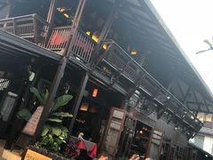 -Dash Teak House