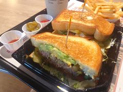 -The Habit Burger Grill 哈比特汉堡(复兴soho店)