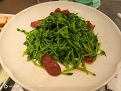 鸡油腊味炒豆苗-潮界(凯德晶萃店)