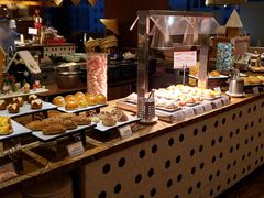 面包-广州中心皇冠假日酒店-环市食坊·海鲜自助餐厅