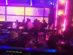 -UP嘻哈酒吧(粉巢店)