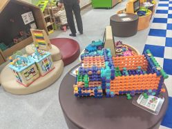 -莫莉幻想儿童乐园(三河燕郊永旺店)