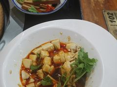 -三里屯土灶炖公鸡地锅鸡(江东店)