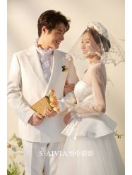 -雪中彩影婚纱摄影·微光艺术中心