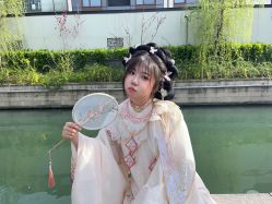 -一揽芳华汉服旗袍体验馆(拙政园店)