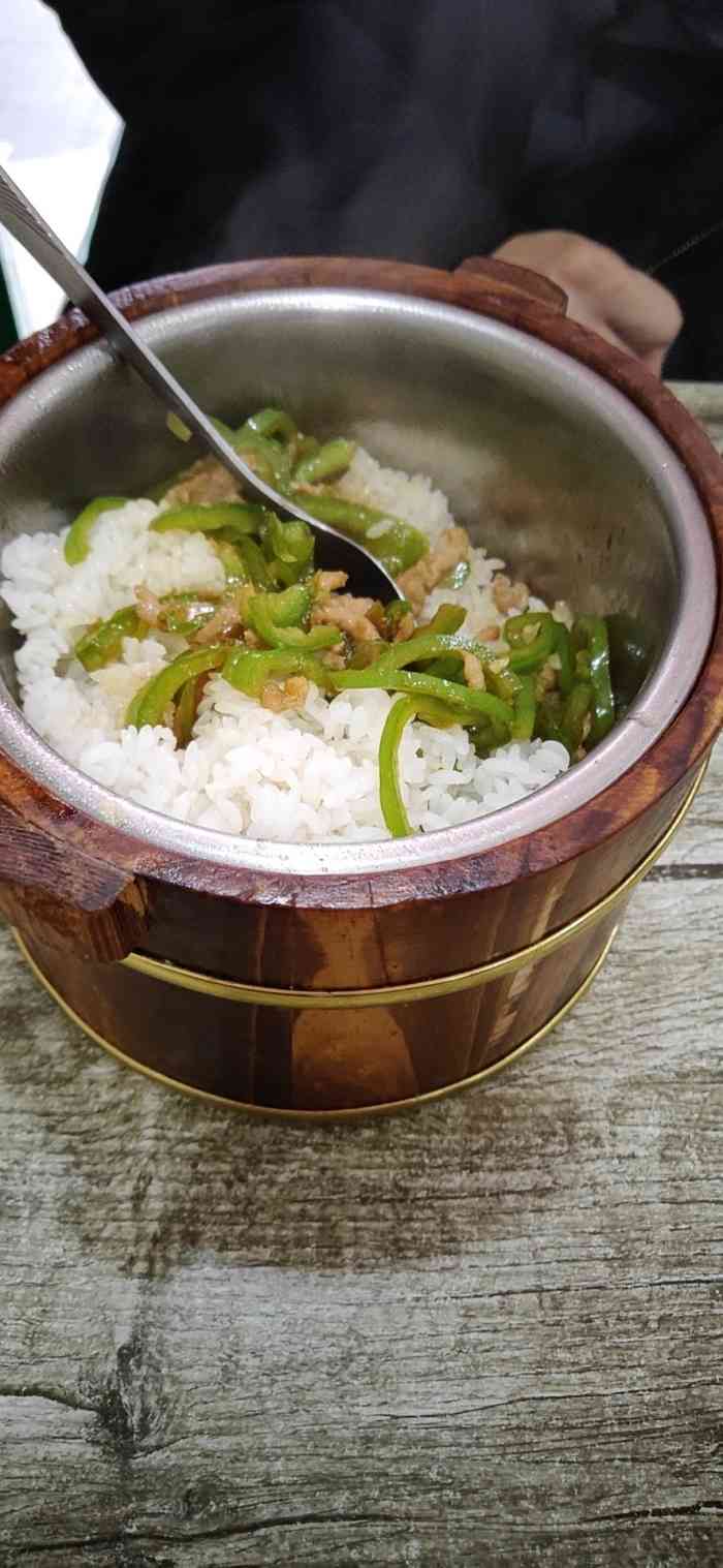 湘源木桶饭-"这是一件很不错的木桶饭,他的木桶饭,我今.