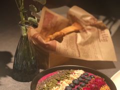 热情红心火龙果莓碗-XUN Bistro西餐厅