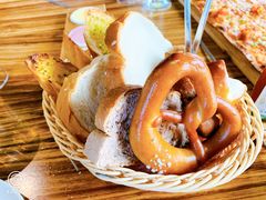 -LENBACH兰巴赫西餐啤酒坊(大连东港店)