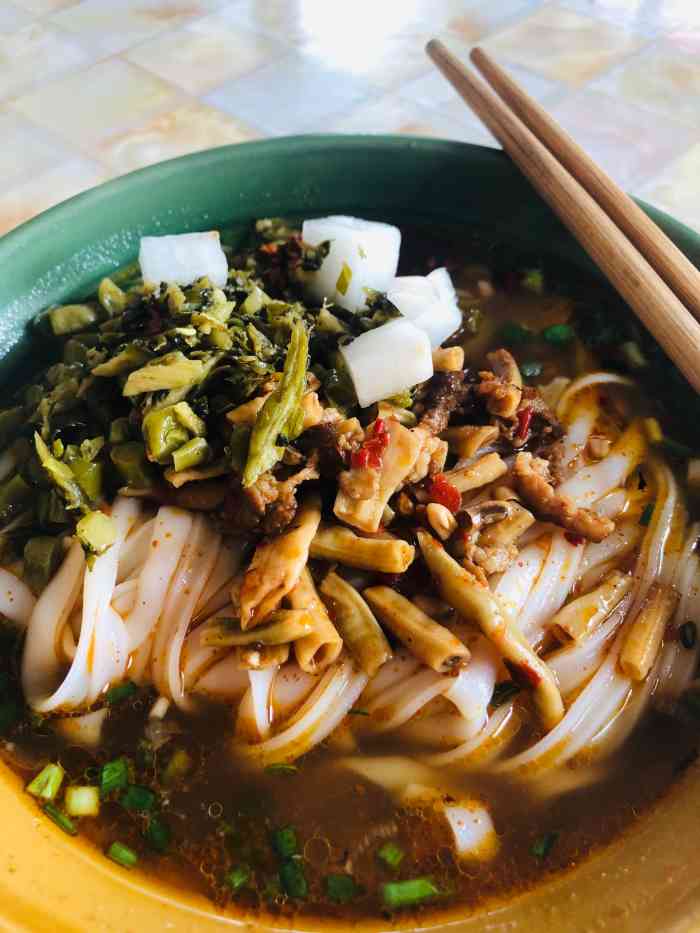 津市贺记牛肉粉(万家丽店)-"看起来评价还不错的粉馆,周末早晨专门