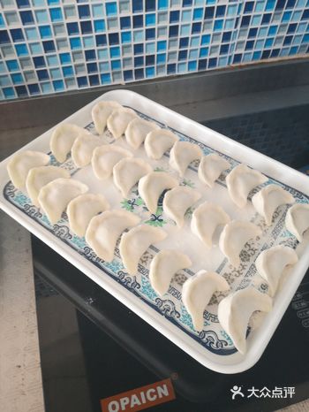两个人的饭就是这么简单，调出点肉馅，把面活的软点