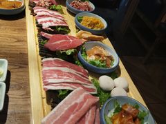 -明洞阿姨·韩式酱蟹烤肉·创意料理(三元桥店)