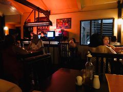 -Trattoria Altrove