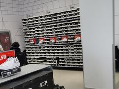 -NIKE上海青浦优选体验店