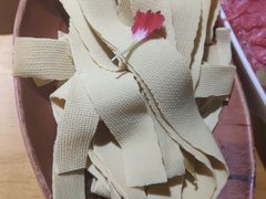 -洪氏嗨捞·广东猪肚鸡·椰子鸡火锅(西咸万象城店)