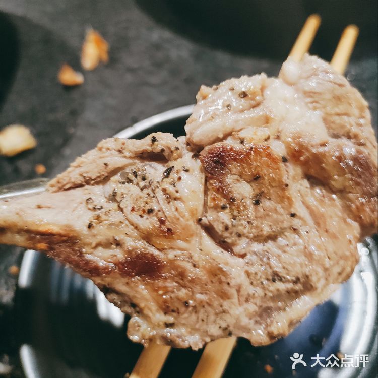 今天来万和城逛街。碰到了九田家。突然想吃烤肉了。九田