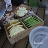 酒水略贵，内部有台球厅，钓虾的地方，空气也很不错