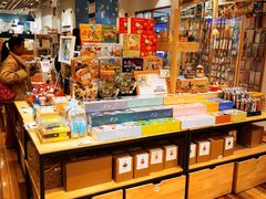 -猫的天空之城概念书店(印象城购物中心店)