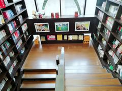 -钟书阁(松江泰晤士小镇店)