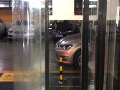 -汉商武展购物中心-停车场