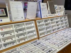 -MiRi眼镜·蔡司·星趣控·尼康控优点视觉合作店(南京东路店)