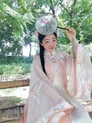 -一揽芳华汉服旗袍体验馆(拙政园店)