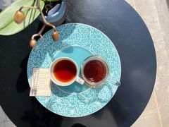-LEO CAFE