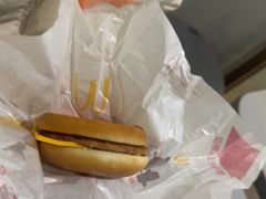 -麦当劳(上海虹桥站30B检票口楼上)