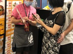 -麦当劳(轻轨曹杨路店)
