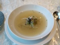 鲍贝鸡汤-广州四季酒店·佰鲜汇·现代法餐