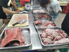 -标记美食新鲜猪杂(兴南大道店)