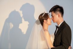 -雪中彩影婚纱摄影·微光艺术中心