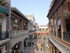 -王府井奥莱临潼小镇(临潼店)