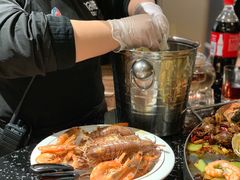 服务-日进一片海.生腌海鲜火锅.宵夜烧烤(三里屯总店)