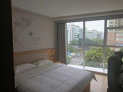 -网鱼电竞酒店(深圳福田石厦地铁站店)