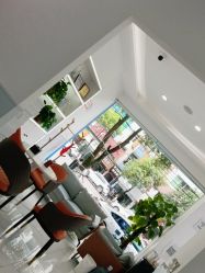 -蕾特恩专业祛痘·皮肤管理