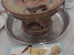 -一口猪海鲜浑锅·东北家常菜