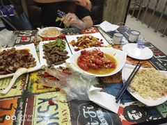 -扒虾小妹儿麻辣海鲜(宏图街店)