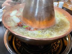 -果松木炭酸菜铜火锅·外婆参鸡汤