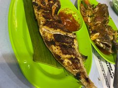 -明记烧鱼美味店