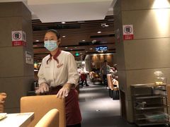 大堂-海底捞火锅鲜切牛肉主题店(长寿路店)