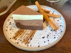 -Chom Cafe and Restaurant