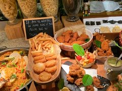 -松山湖凯悦酒店·Café自助餐厅·周末火舞秀表演